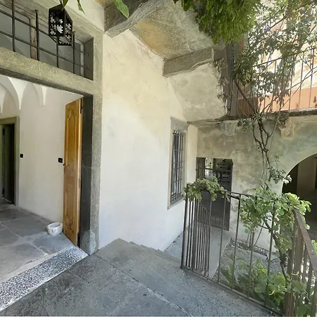 Piano Nobile Al Roseto Del Drago * San Bernardo (Sondrio)